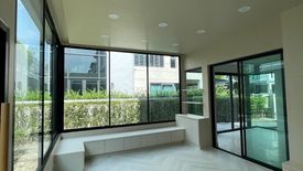 4 Bedroom House for sale in Dokmai, Bangkok