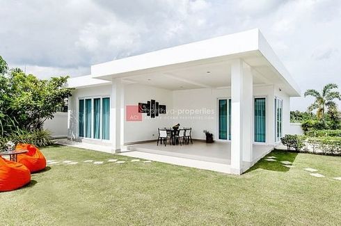 2 Bedroom House for sale in Na Kluea, Chonburi