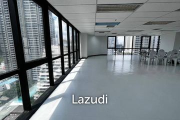 Office for rent in Silom, Bangkok near BTS Saint Louis