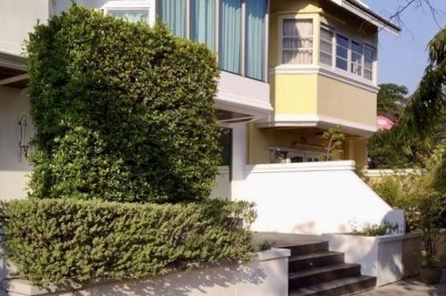 3 Bedroom Townhouse for sale in Prompak Place, Khlong Tan Nuea, Bangkok