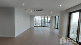 2 Bedroom Condo for rent in Nusa State Tower Condominium, Silom, Bangkok near BTS Surasak