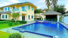 4 Bedroom House for sale in Na Kluea, Chonburi