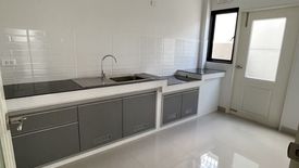 3 Bedroom House for sale in Dokmai, Bangkok