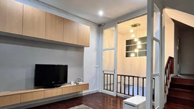 3 Bedroom Townhouse for rent in Bang Chak, Bangkok near BTS Punnawithi