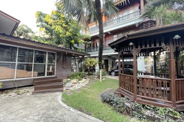 2 Bedroom House for rent in Phra Khanong, Bangkok near BTS Ekkamai