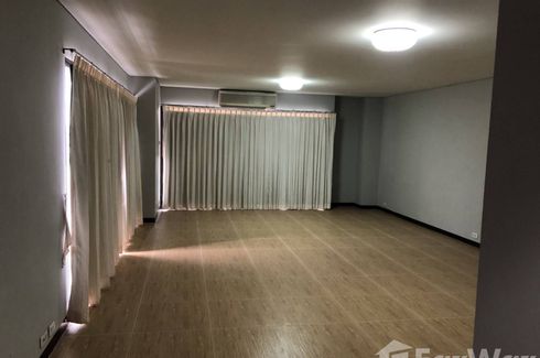 Condo for rent in Bangna Complex, Bang Na, Bangkok near MRT Si Iam