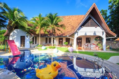 4 Bedroom House for sale in Nong Pla Lai, Chonburi