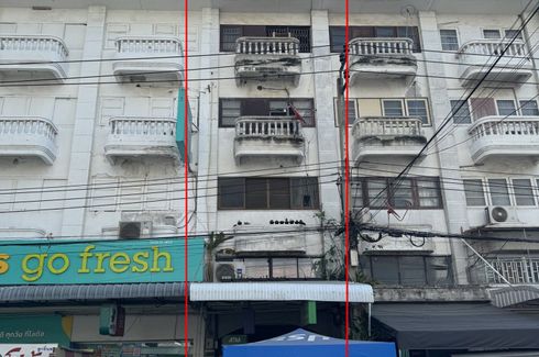 3 Bedroom Townhouse for sale in Bang Mot, Bangkok