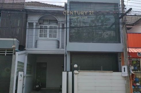 3 Bedroom Townhouse for sale in Sam Sen Nok, Bangkok near MRT Phawana