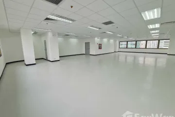 Office for rent in OAI Tower, Bang Kapi, Bangkok near MRT Phetchaburi