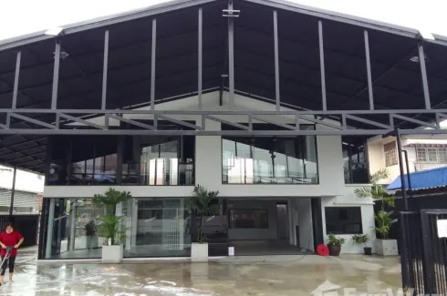 Office for rent in Wang Thonglang, Bangkok near MRT Chok Chai 4