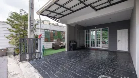 3 Bedroom Townhouse for sale in Bless Town Sukhumvit 50, Phra Khanong, Bangkok near BTS On Nut