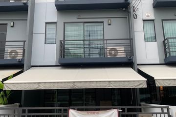 3 Bedroom Townhouse for rent in Baan Klang Muang Rama 9-Onnut, Prawet, Bangkok near Airport Rail Link Ban Thap Chang