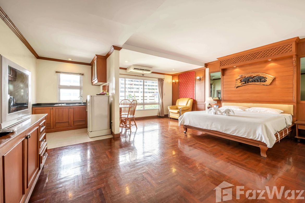 Studio Apartment for rent at Royal Ivory Nana Hotel Bangkok 📌 Apartment