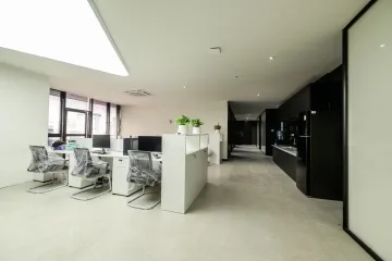 Office for sale in CHAMNAN PHENJATI BUSINESS CENTER, Huai Khwang, Bangkok near MRT Phra Ram 9