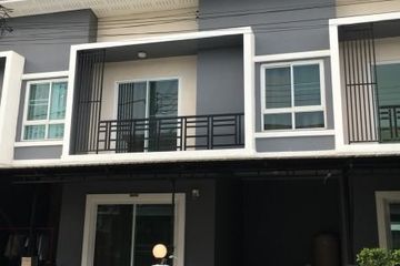 3 Bedroom Townhouse for sale in Dokmai, Bangkok