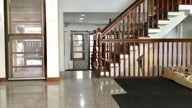 7 Bedroom Townhouse for sale in Khlong Toei, Bangkok