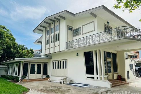 5 Bedroom House for rent in Phra Khanong, Bangkok near BTS Phra Khanong