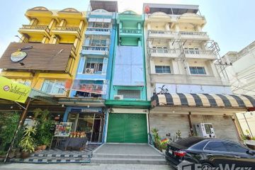 4 Bedroom Townhouse for sale in Khlong Sam Prawet, Bangkok