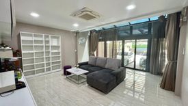 4 Bedroom House for sale in Hua Mak, Bangkok