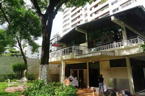4 Bedroom House for rent in Phra Khanong Nuea, Bangkok