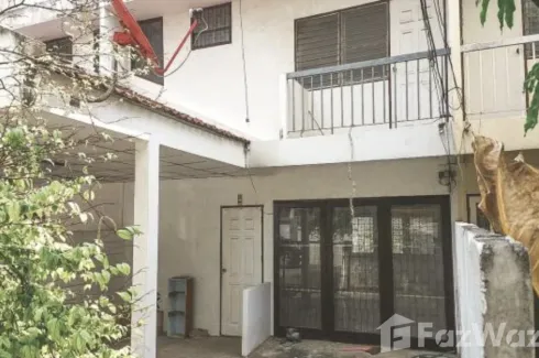 3 Bedroom House for rent in Chan Kasem, Bangkok near MRT Chankasem