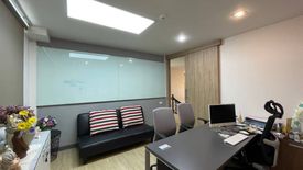 6 Bedroom Office for rent in Khlong Tan Nuea, Bangkok