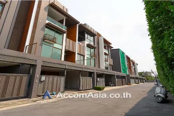 4 Bedroom House for sale in Phra Khanong, Bangkok near BTS Phra Khanong