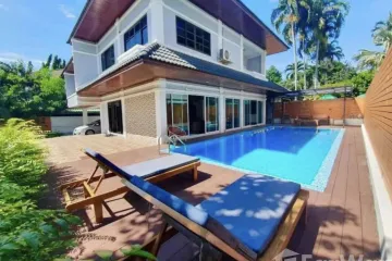 5 Bedroom Villa for sale in Na Kluea, Chonburi