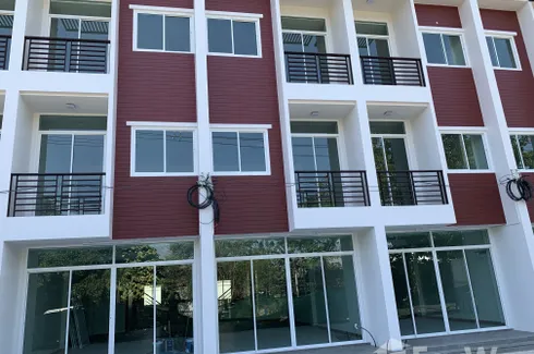 2 Bedroom Townhouse for sale in Pa Tan, Chiang Mai