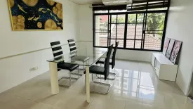 4 Bedroom Townhouse for rent in Moo Baan Chicha Castle, Khlong Toei Nuea, Bangkok near MRT Phetchaburi