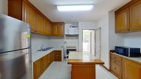 3 Bedroom Apartment for rent in Aramvej Apartment, Khlong Tan Nuea, Bangkok near BTS Phrom Phong