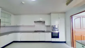 3 Bedroom Condo for rent in Charan Tower, Khlong Tan Nuea, Bangkok near BTS Phrom Phong