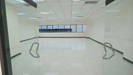 Office for rent in BB Building, Khlong Toei Nuea, Bangkok near MRT Phetchaburi