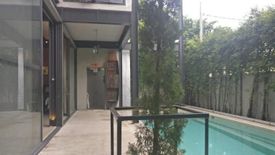 7 Bedroom Villa for sale in Khlong Tan Nuea, Bangkok