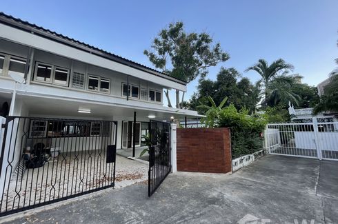 3 Bedroom House for rent in Khlong Tan Nuea, Bangkok