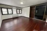 3 Bedroom House for rent in Khlong Tan Nuea, Bangkok