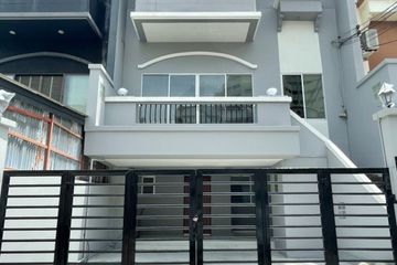 3 Bedroom Townhouse for sale in Prawet, Bangkok