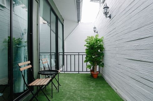 3 Bedroom Townhouse for rent in Khlong Tan Nuea, Bangkok