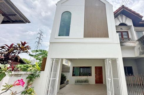 3 Bedroom Townhouse for sale in Nong Hoi, Chiang Mai