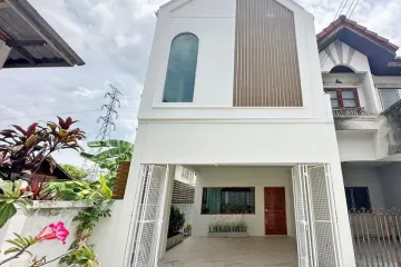 3 Bedroom Townhouse for sale in Nong Hoi, Chiang Mai