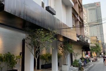 31 Bedroom Townhouse for sale in Suriyawong, Bangkok near BTS Surasak