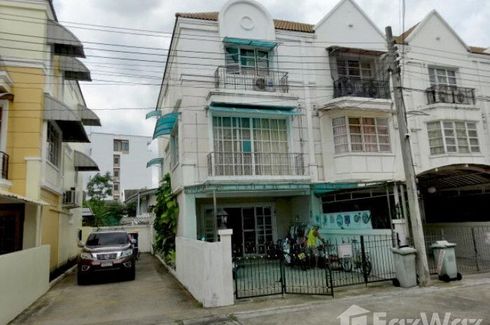 3 Bedroom Townhouse for sale in Mu Ban Chalisa, Lat Phrao, Bangkok