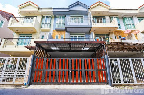 3 Bedroom House for sale in Lat Phrao, Bangkok near MRT Lat Phrao 71