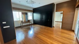 5 Bedroom House for rent in Khlong Tan, Bangkok near BTS Phrom Phong