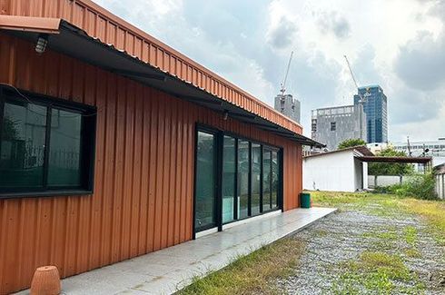 Office for rent in Chan Kasem, Bangkok near MRT Chankasem