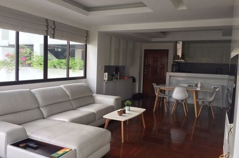 2 Bedroom Condo for rent in Sukhumvit House, Khlong Toei Nuea, Bangkok near BTS Asoke