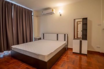 5 Bedroom Office for rent in Phra Khanong, Bangkok near BTS Ekkamai