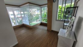 2 Bedroom Condo for rent in KC Court, Khlong Tan Nuea, Bangkok