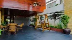 3 Bedroom Condo for rent in Baan Sathorn Condo, Khlong Toei Nuea, Bangkok near MRT Phetchaburi